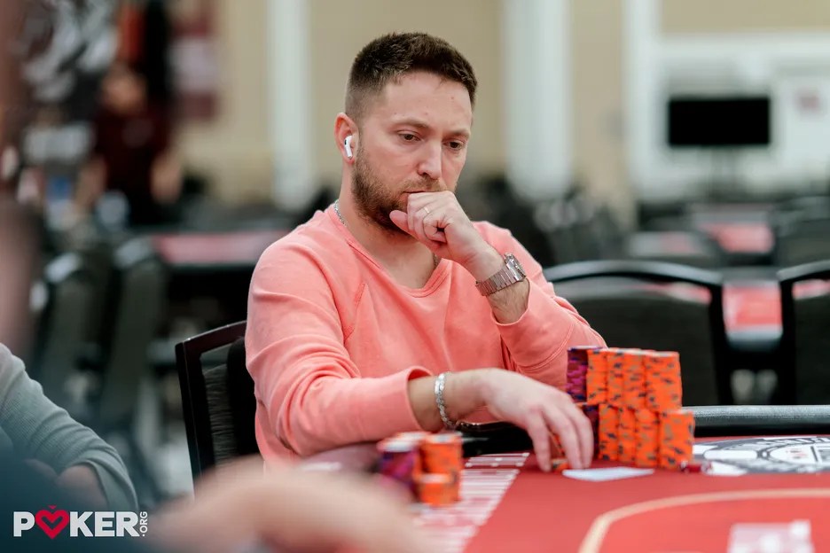 Neves Bags the Lead, Nick Wright Advances to&nbsp;Sunday