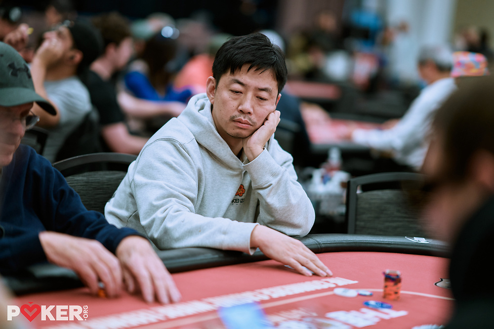 Yang Li Bags Big in the Morning&nbsp;Flight